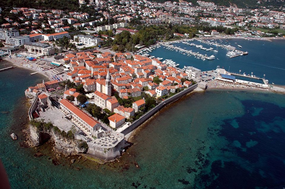 Инвесторы из Турции проявили интерес к недвижимости Черногории и строительству пристаней для яхт