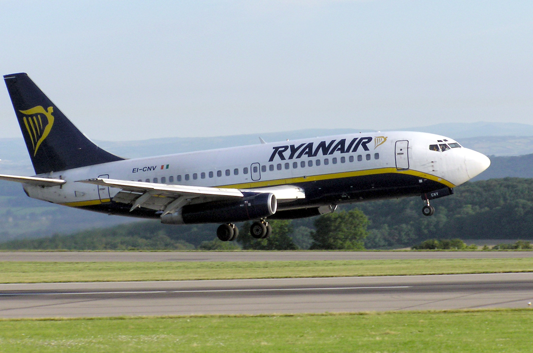 Ryanair начнет полеты из Барселоны в Подгорицу