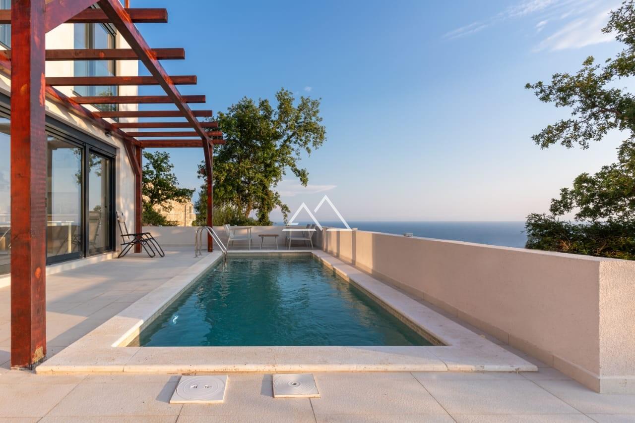 Villa de 4 habitaciones 114 m² Radenovici, Montenegro