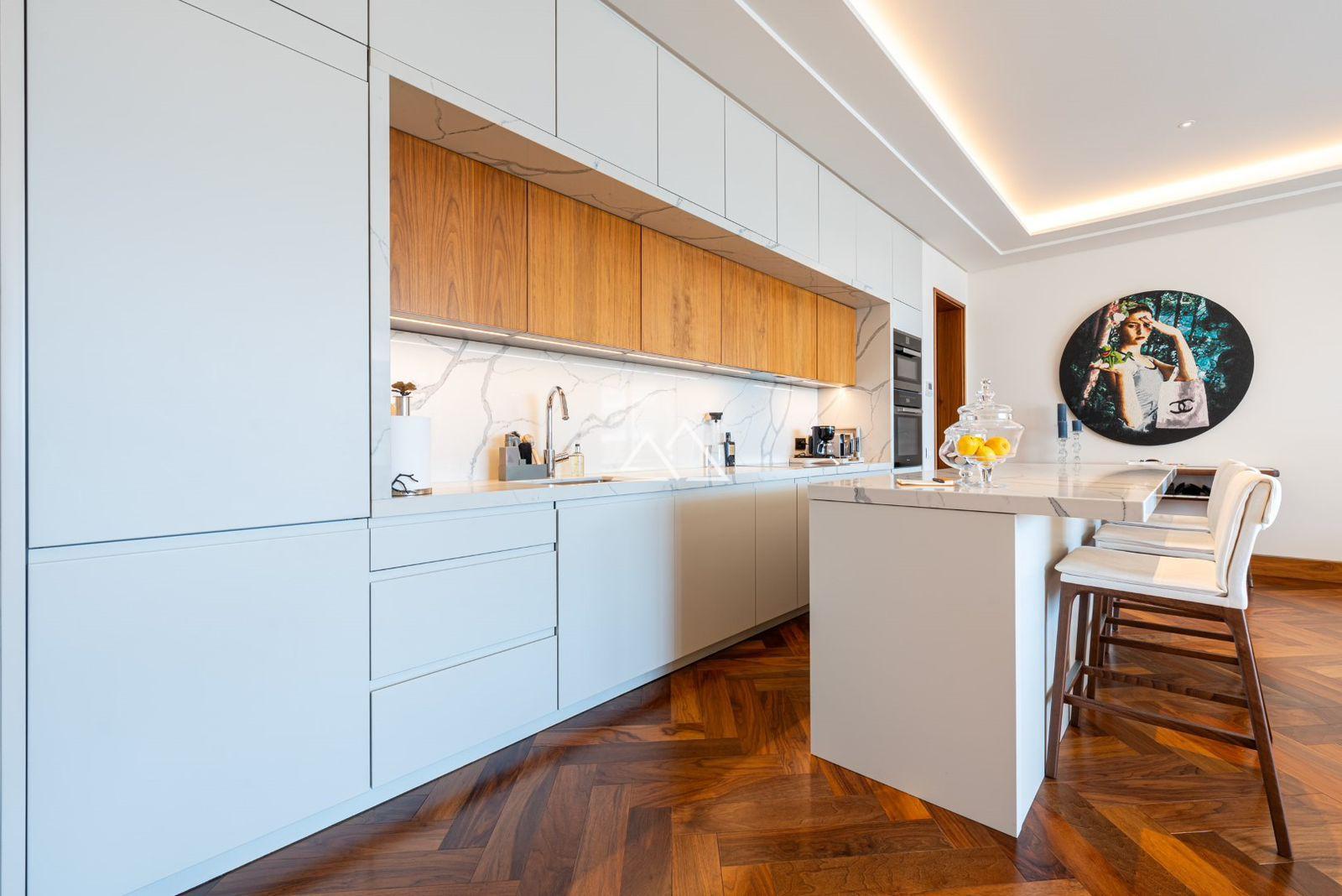 Квартира 3 комнаты 175 м² Тиват, Черногория