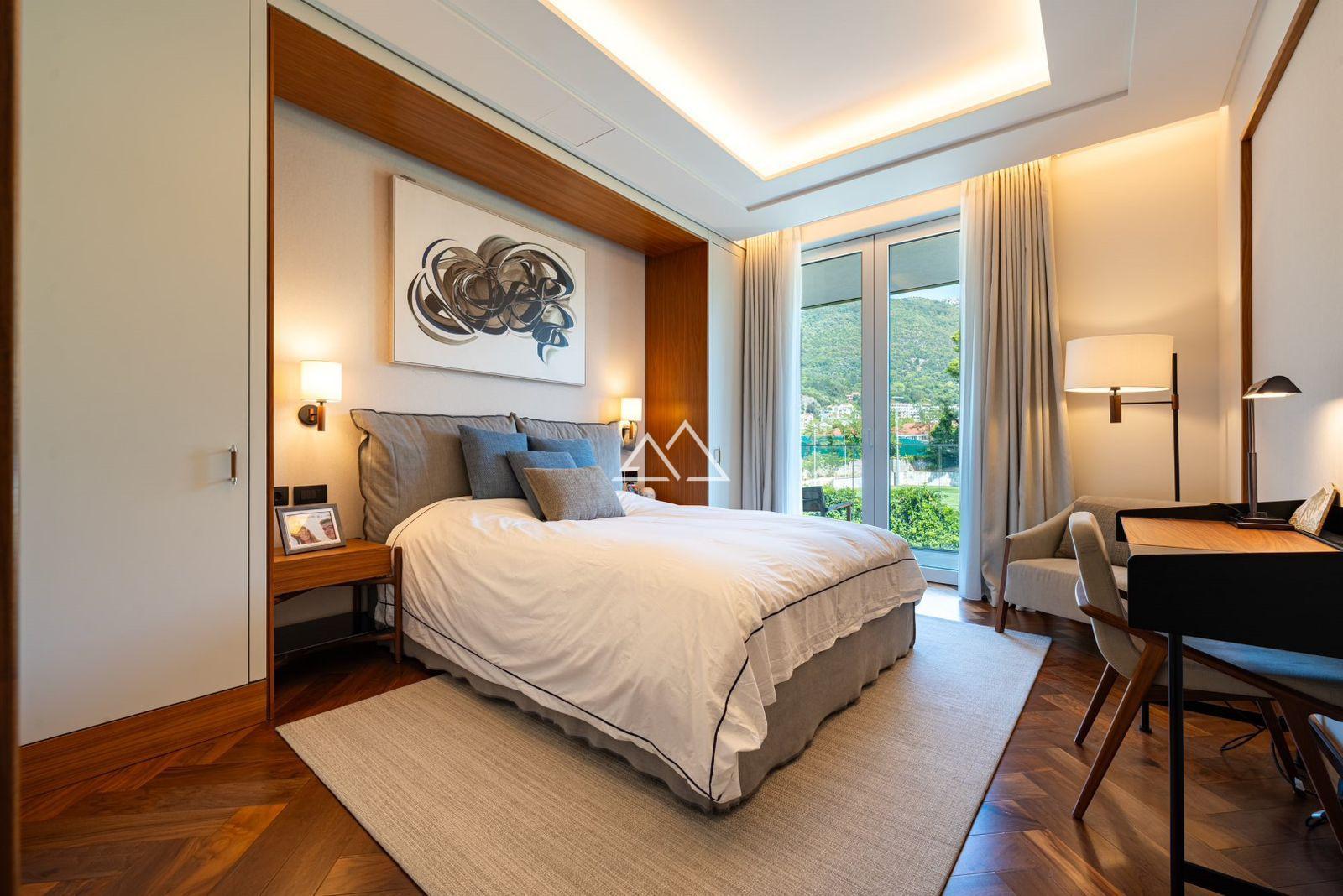 Квартира 3 комнаты 175 м² Тиват, Черногория