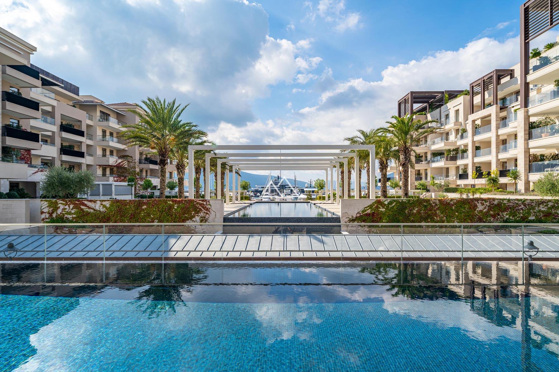 Квартира 3 комнаты 175 м² Тиват, Черногория