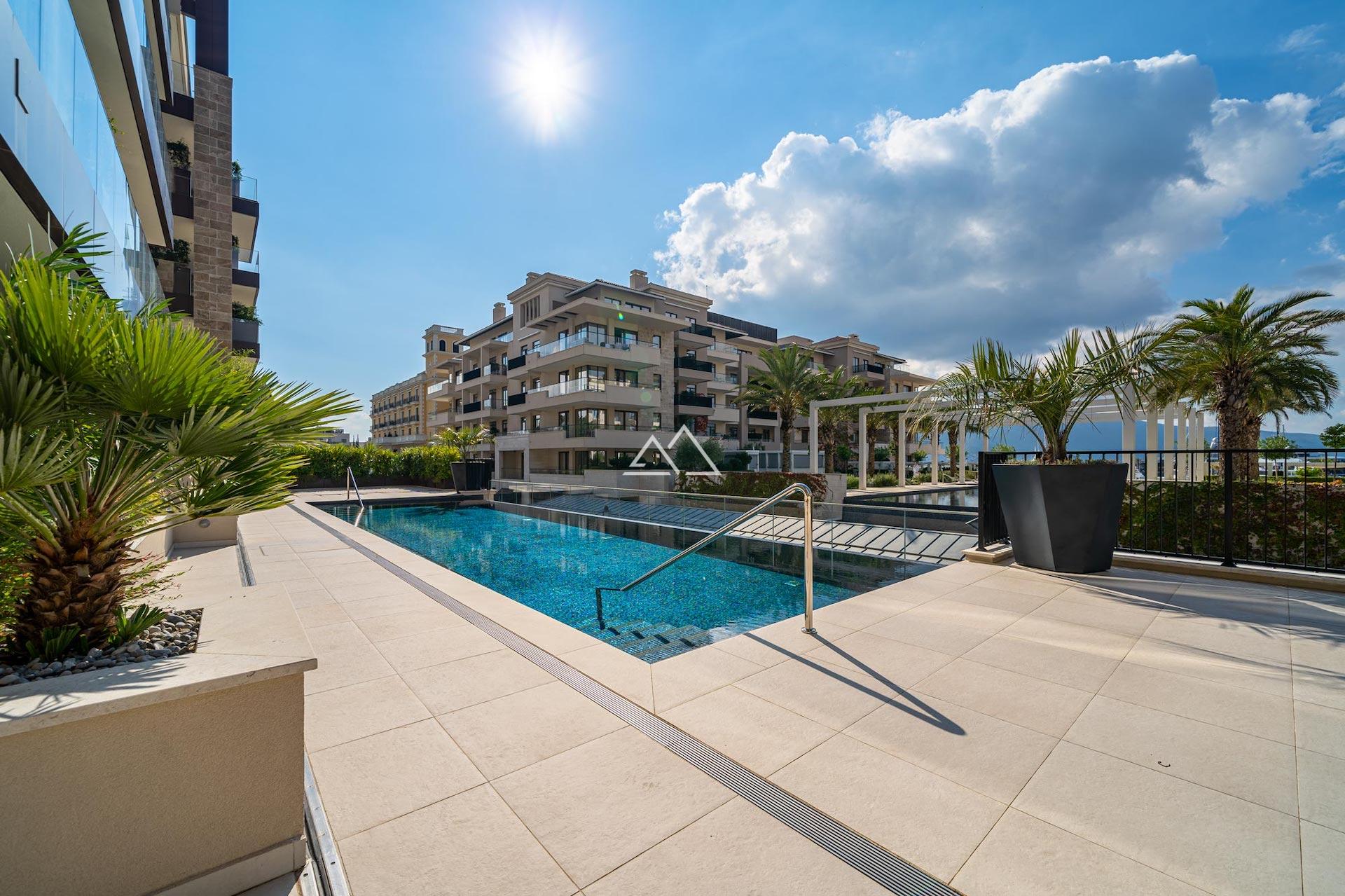 Квартира 3 комнаты 175 м² Тиват, Черногория